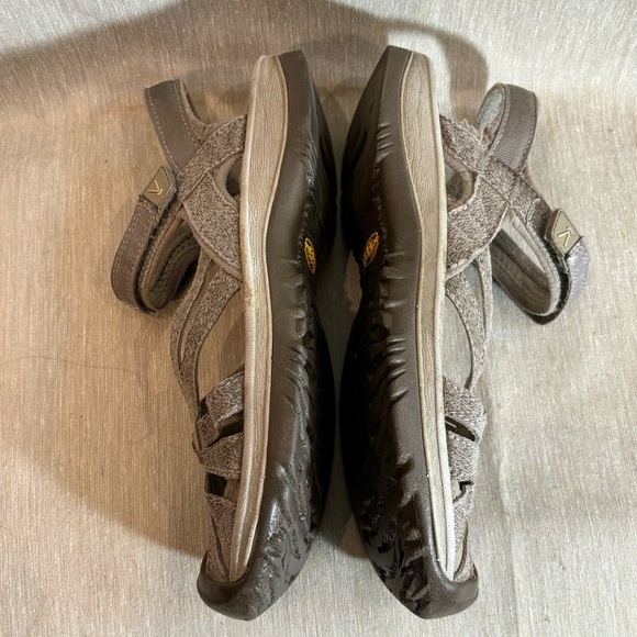 KEEN Sz 9 Rose Low Top Velcro Closure Washable Weather Proof Hiking Sandals - Picture 11 of 11